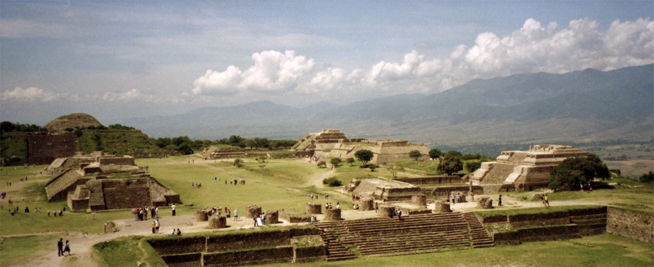 Monte_Alban_view