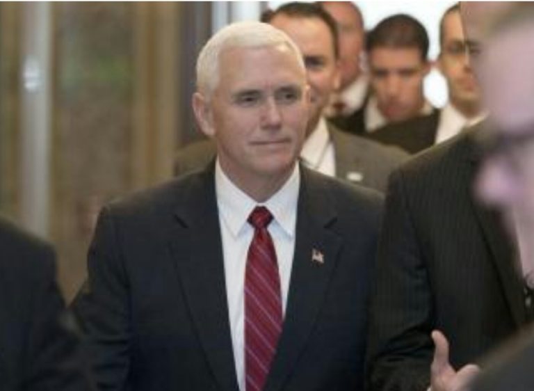 El vicepresidente Pence destaca «dinamismo» de comunidad hispana