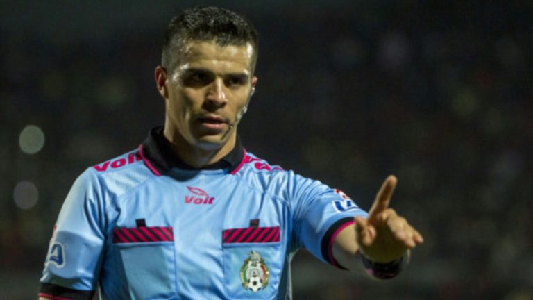 Los árbitros paran el futbol mexicano