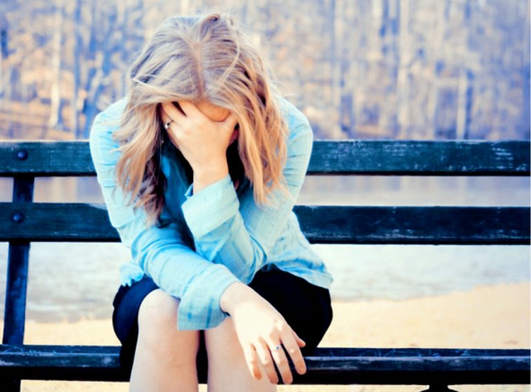 Terminó internada tras un curso de coaching de ‘manipulación emocional’