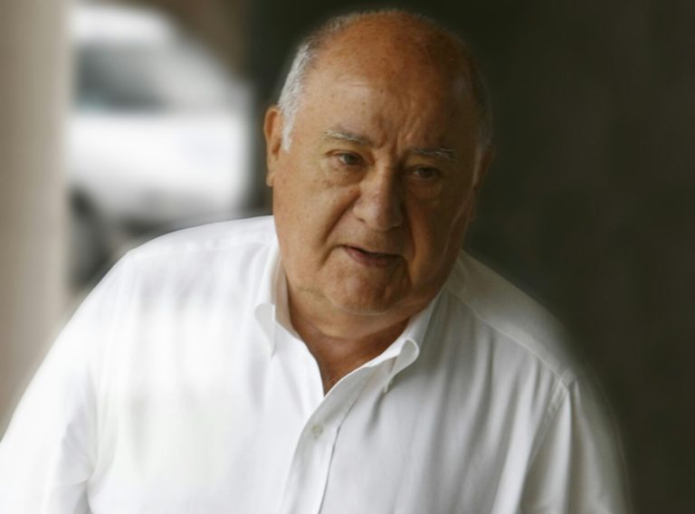 El padre de Zara ha donado 320 millones de euros a hospitales públicos, lo cual ha despertado de nuevo la ira de barra de bar