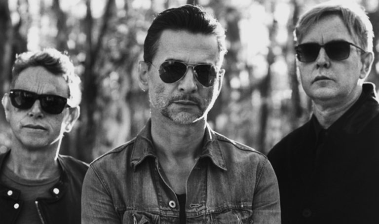 El nuevo álbum de Depeche Mode dice que nos han estado engañando y propone una revolución