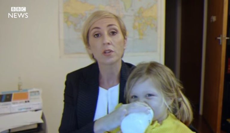 VIDEO Parodia muestra cómo habría reaccionado una mujer durante entrevista de BBC