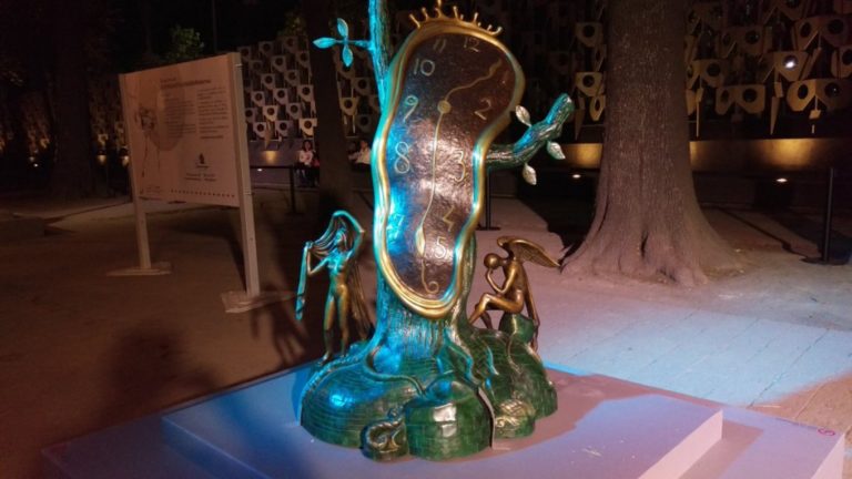 Salvador Dalí llega a Paseo de la Reforma