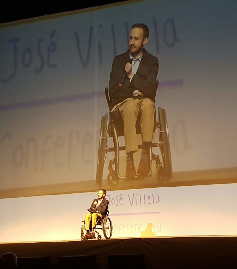 ¿Recuerdas aquel camión de basura que aplastó un coche al caer del segundo piso? José Villelas cuenta cómo superó la fatalidad