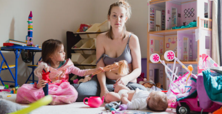 Ojo: Una mamá deprimida contagia su tristeza a los hijos