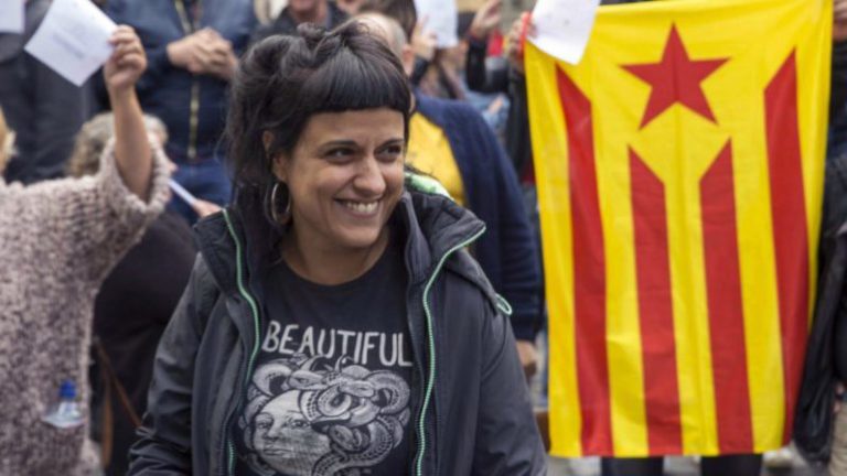 La CUP difundió un manual de terrorismo callejero para el 1-O en Cataluña