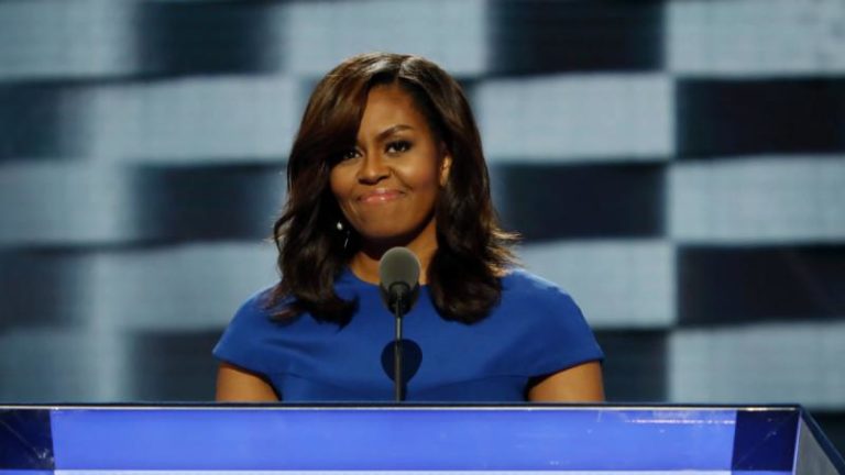 Michelle Obama da un golpe sutil a Trump sobre la forma de twittear