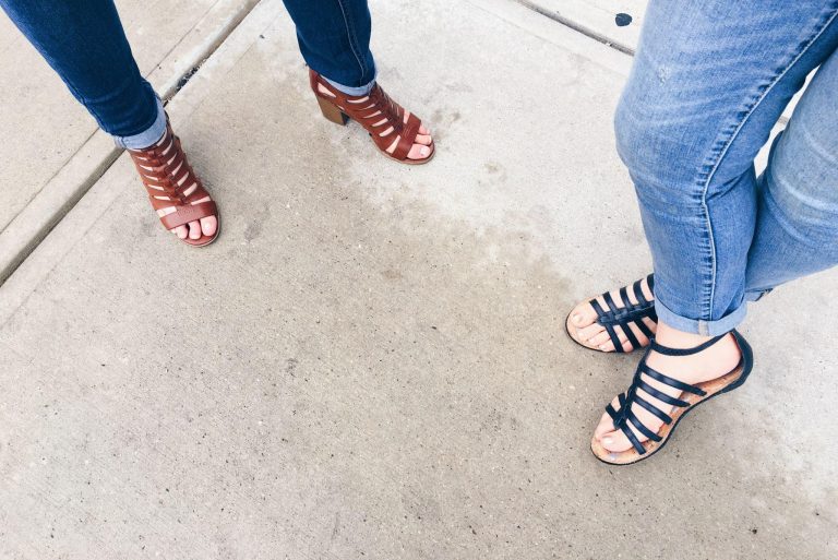 6 tipos de huaraches y sandalias para mujeres que no pueden faltar en un closet