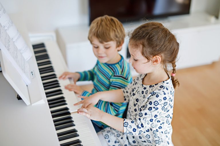 Beneficios de las clases de PIANO para los niños
