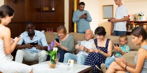 Familia y smartphones: Cómo afrontar el problema del phubbing